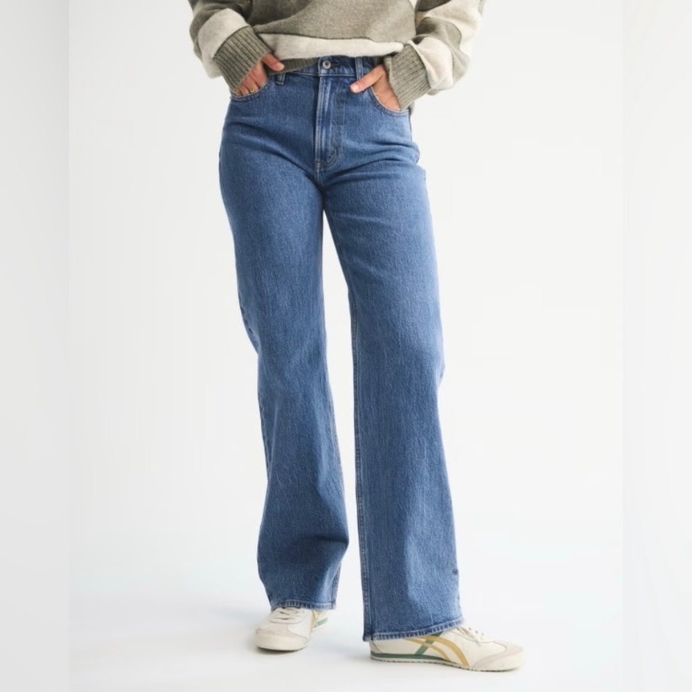 Abercrombie & Fitch Straight-Leg Blue Jeans